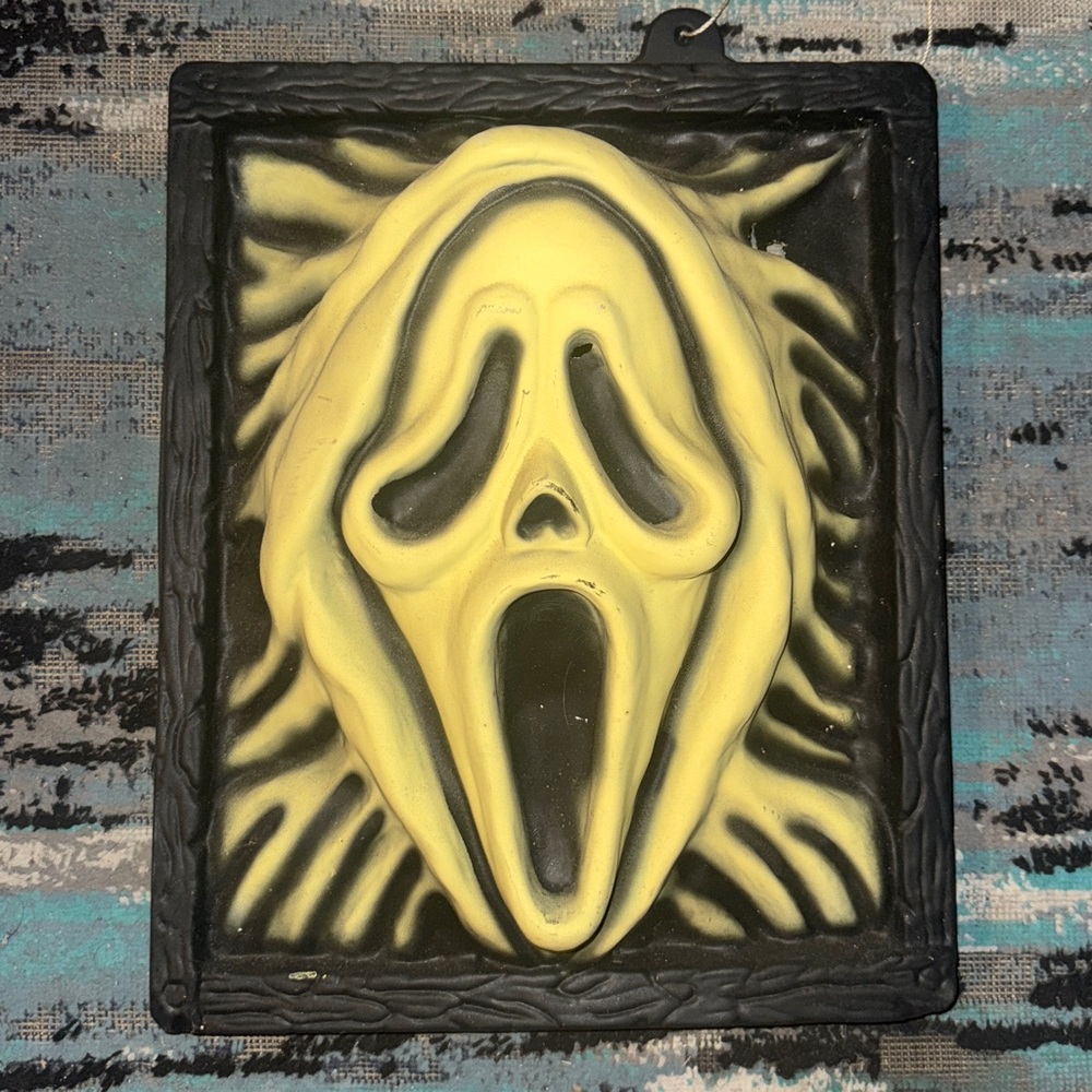 Vintage Funworld Ghostface Scream 3D Wall Plaque – Halloween Glow Decor 14.5x18”